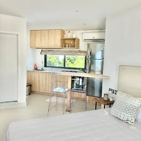 Studio H Grandbay Sea-View Exteriér fotografie